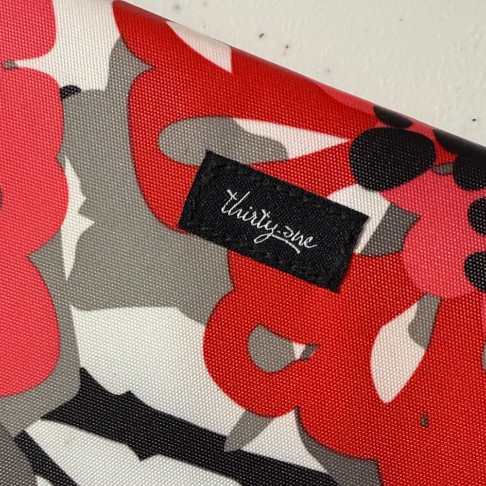 Thirty-One Retired BOLD BLOOM Fold It Up Organizer IPad/Tablet Cover Red/Black